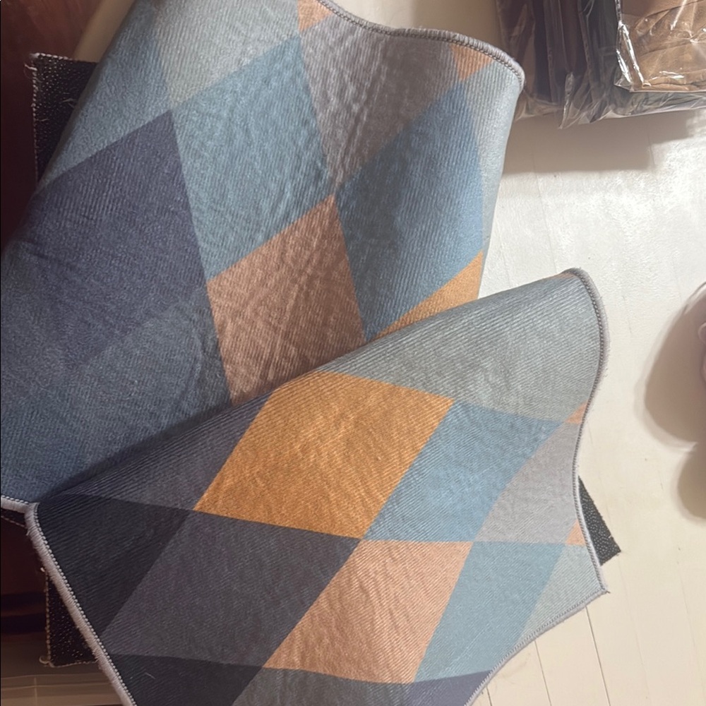 (Sale $5) Geometric Patterned Rug & Runner Set